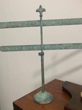 SUNDANCE JEWELRY STAND